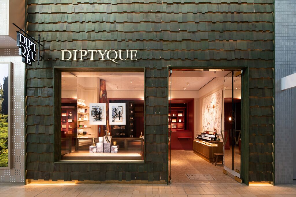 We are a professional architectural photography business in the greater toronto area. Our photographers specialize in interior and exterior shots of residential, commercial, and industrial buildings. Contact us today!