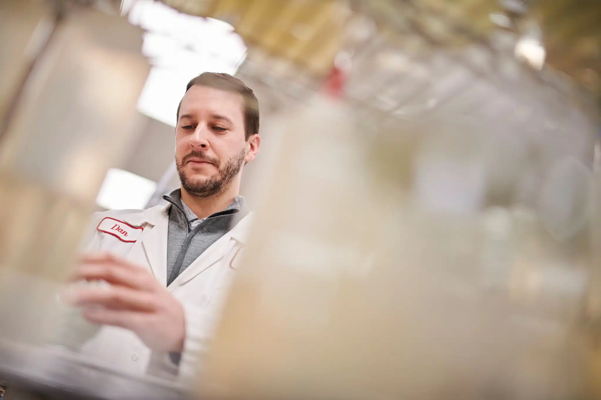 The following is a case study about a photography project we completed for technical adhesives, a manufacturer of industrial adhesives. Our client was looking for photographs of their employees working in their laboratory, manufacturing, and shipping facilities, to help tell the story of their brand.