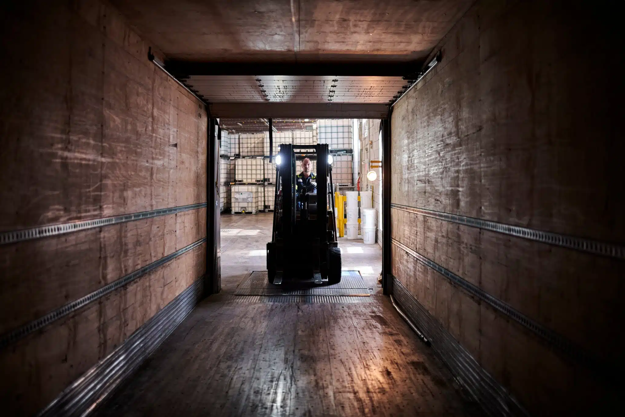 The following is a case study about a photography project we completed for technical adhesives, a manufacturer of industrial adhesives. Our client was looking for photographs of their employees working in their laboratory, manufacturing, and shipping facilities, to help tell the story of their brand.