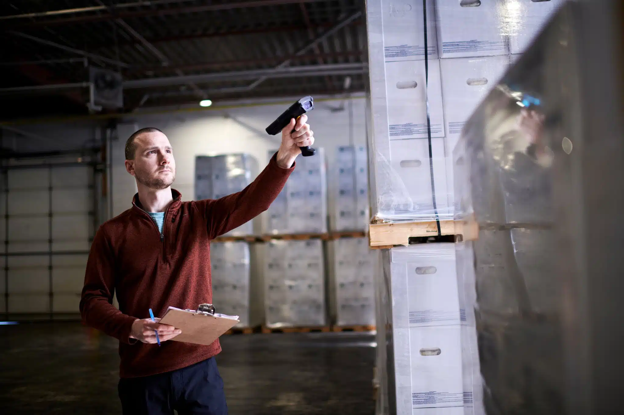 The following is a case study about a photography project we completed for technical adhesives, a manufacturer of industrial adhesives. Our client was looking for photographs of their employees working in their laboratory, manufacturing, and shipping facilities, to help tell the story of their brand.