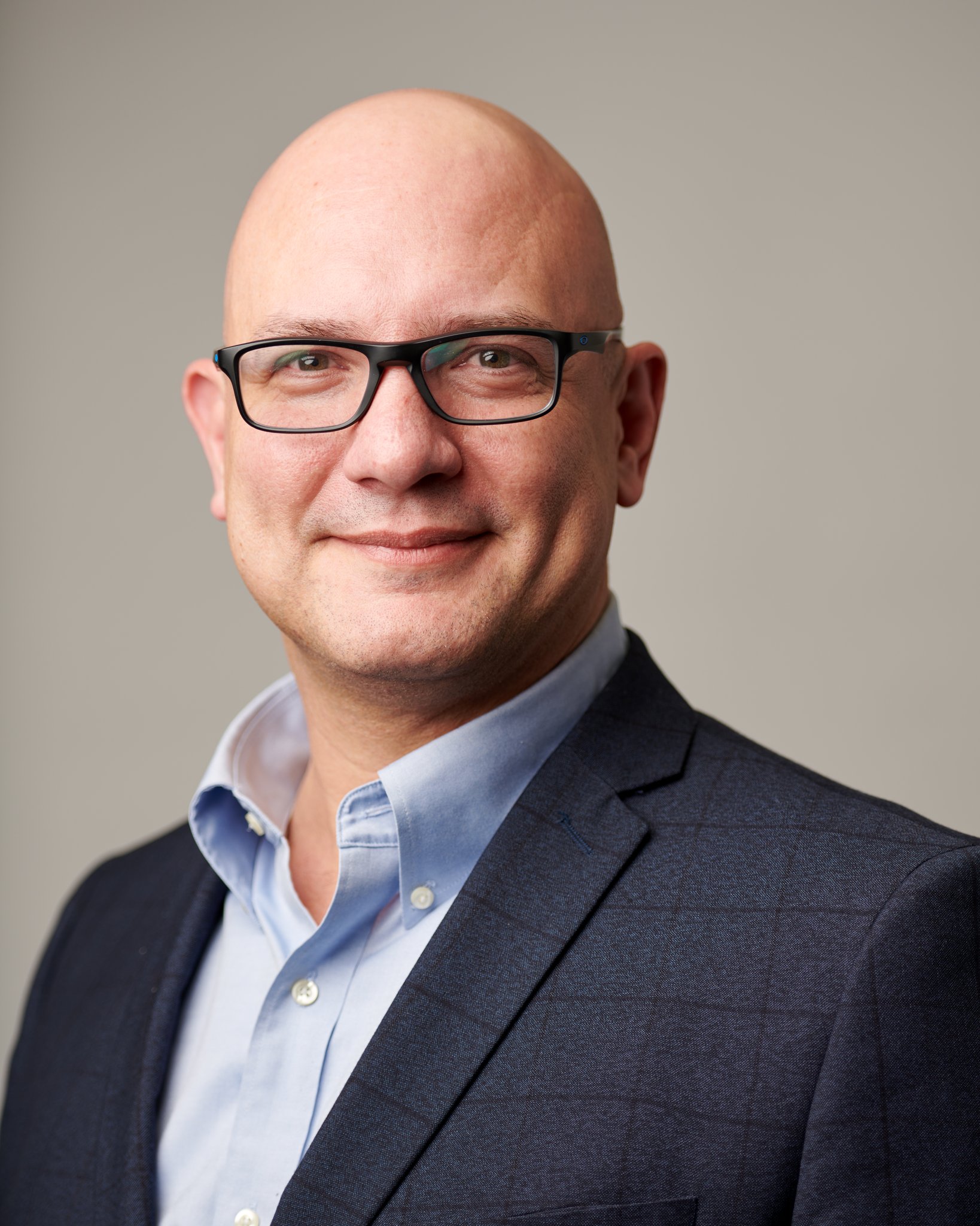 We serve large companies throughout canada and produce stunning photography that tells the story of you. Corporate and editorial photography.