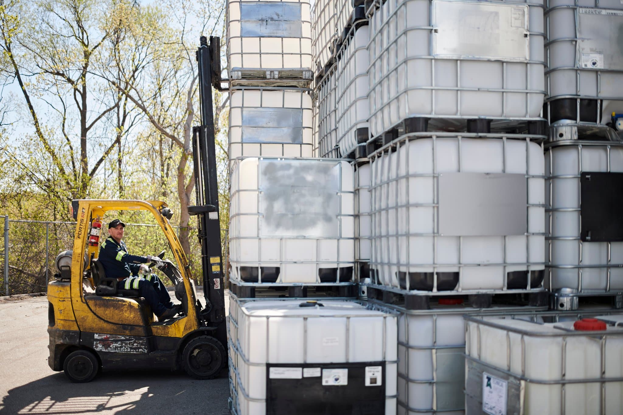 The following is a case study about a photography project we completed for technical adhesives, a manufacturer of industrial adhesives. Our client was looking for photographs of their employees working in their laboratory, manufacturing, and shipping facilities, to help tell the story of their brand.