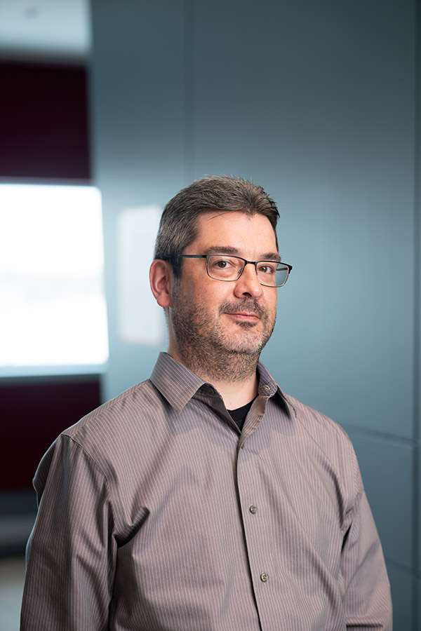 Photographing A Large Medical Research Facility - Dsc 6904Copy A casual portrait in an office