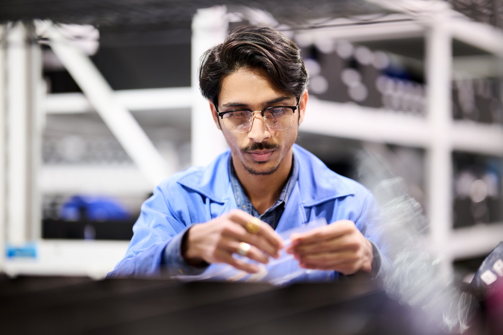 In today’s rapidly evolving marketplace, the concept of brand humanization has emerged as a pivotal strategy for businesses seeking to forge stronger connections with their target audience. When writing additional articles for our blog on topics such as trust and authenticity, the idea of humanization frequently arose. It felt worthwhile to dig deeper and explore why the concept of brand humanization is so prevalent in business.