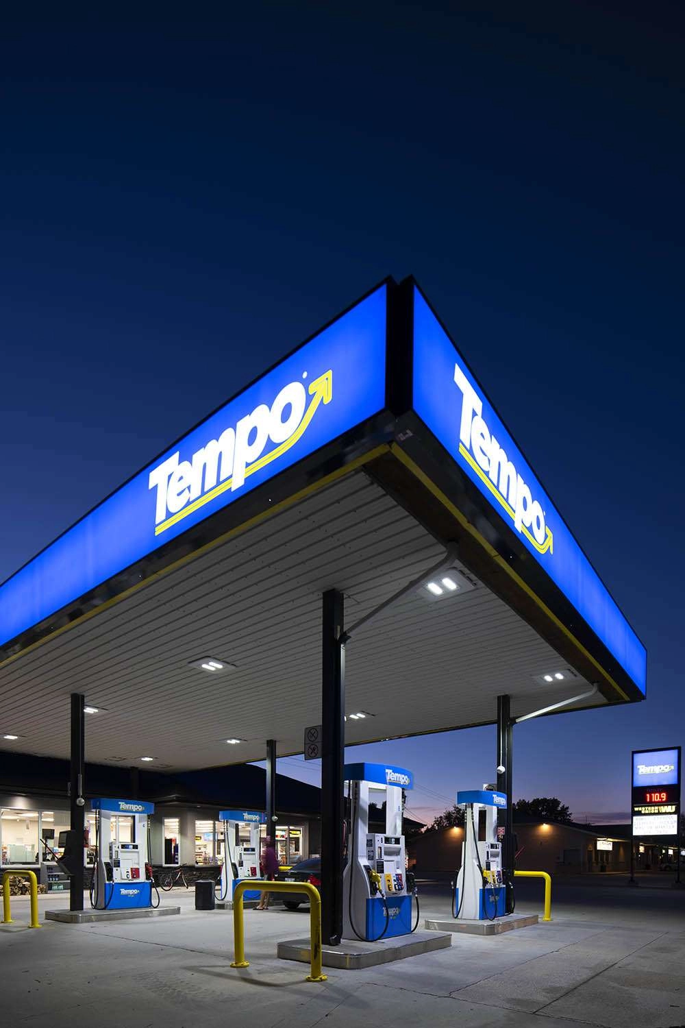 Tempo Gas Station Photography : On Brand - Gas Station Photography 004 A vertical of the gas station at night. © robert lowdon