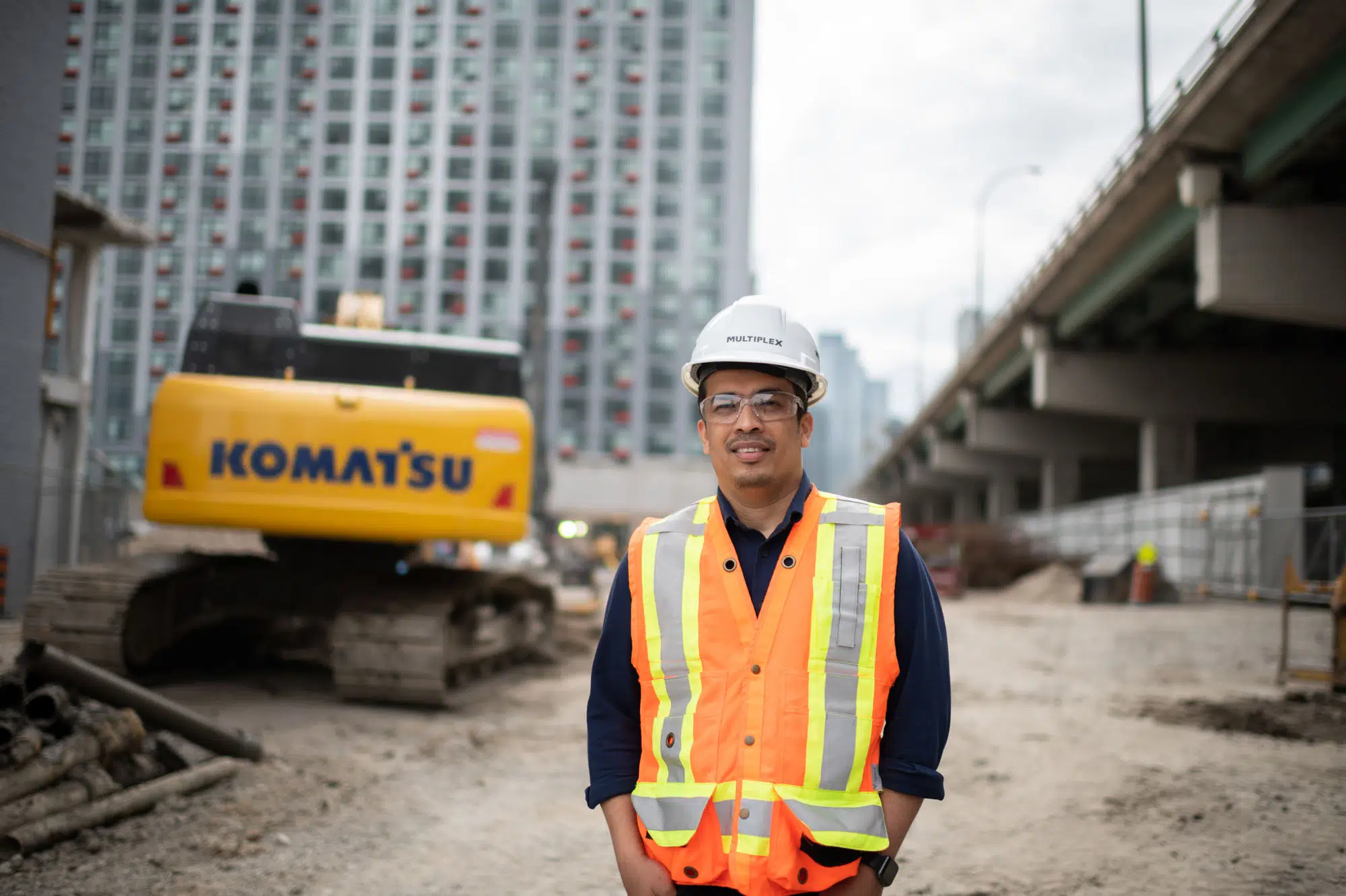 The following is a case study about a construction photography project we completed for multiplex, a leading global construction contractor. The project took place downtown toronto at the quay, a new 21-storey, 263-unit tower at 370 queens quay and a 77-unit extension at 350 queens quay. The goal of the construction photography project was to capture the leadership team of multiplex and their hard-working employees in action, highlighting the dedication and commitment to excellence that goes into every project they undertake.