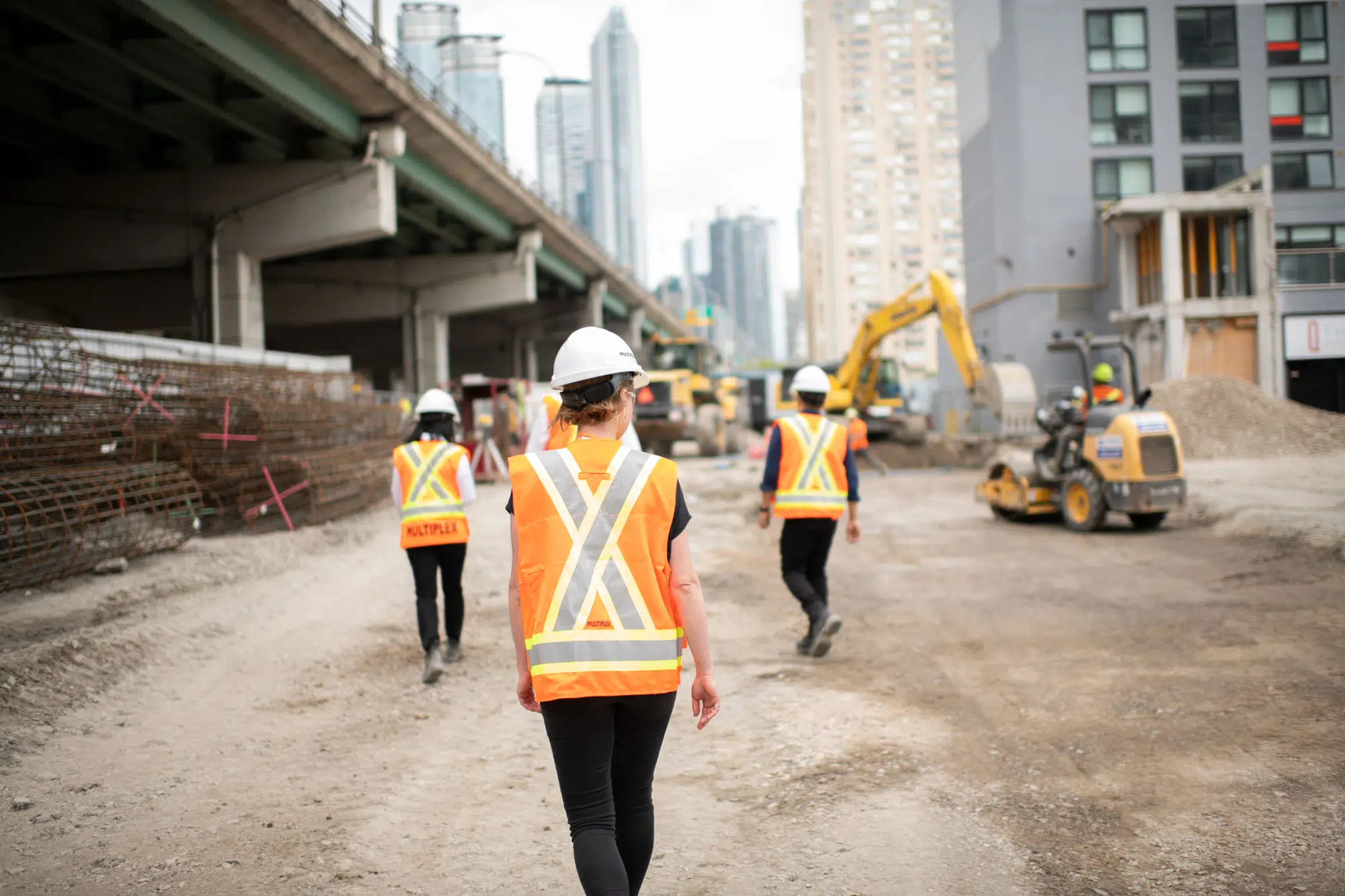 The following is a case study about a construction photography project we completed for multiplex, a leading global construction contractor. The project took place downtown toronto at the quay, a new 21-storey, 263-unit tower at 370 queens quay and a 77-unit extension at 350 queens quay. The goal of the construction photography project was to capture the leadership team of multiplex and their hard-working employees in action, highlighting the dedication and commitment to excellence that goes into every project they undertake.