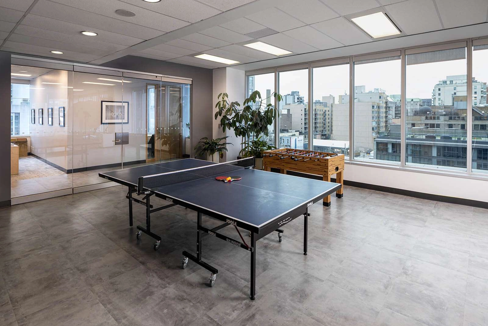 Core logic is a data driven company offering information for the property sector. Think information for real estate. I was tasked with photographing their new office in toronto’s downtown core for chameleon business interiors.