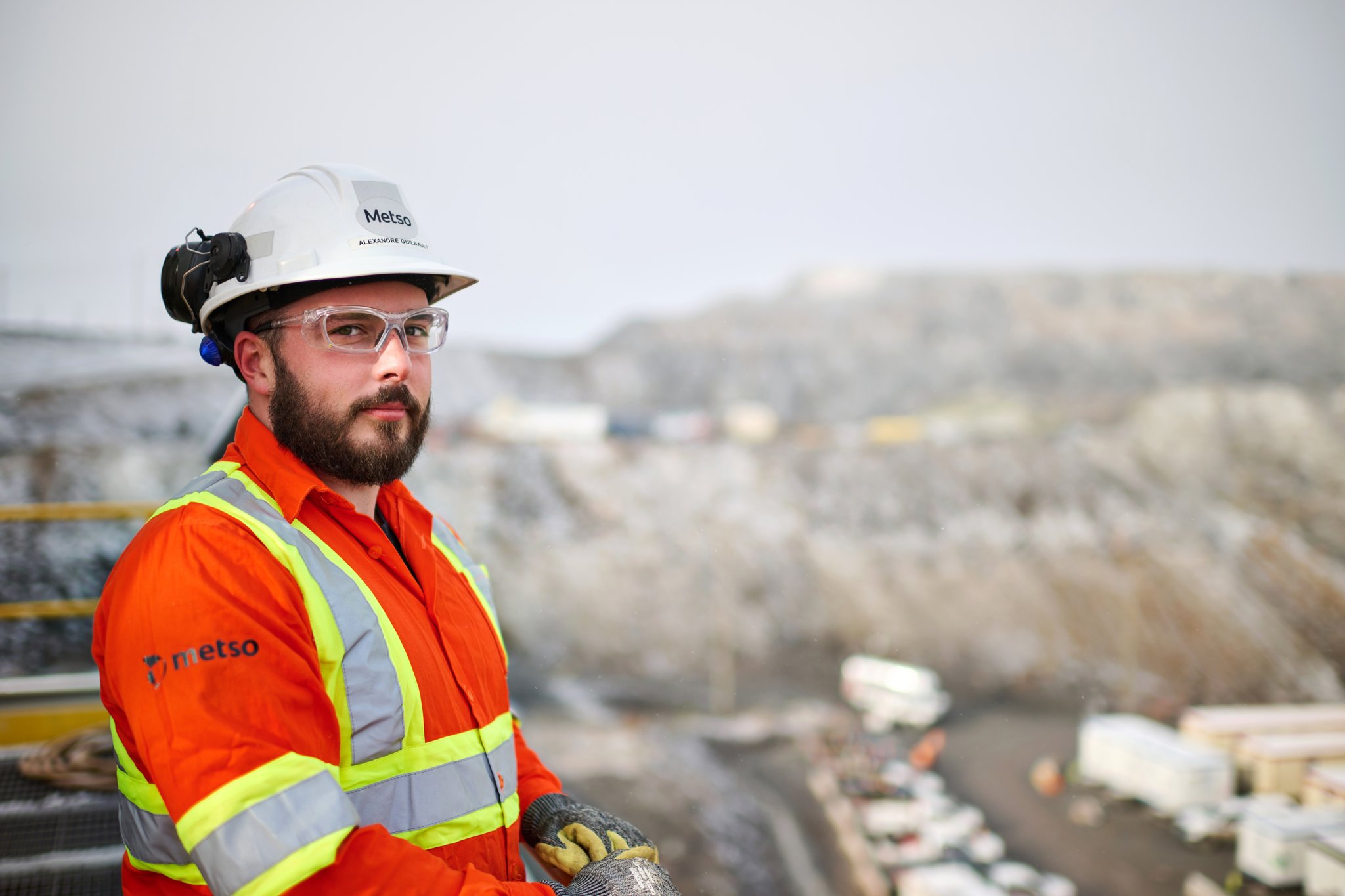 This blog post explores the role of recruitment photography in enhancing employee recruitment strategies, dives into why images are pivotal in the hiring process, and discusses how to measure the success of these visual strategies.