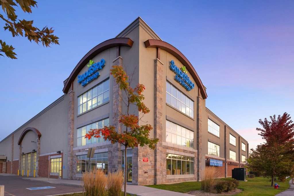 Building photo of mart stop in the fall