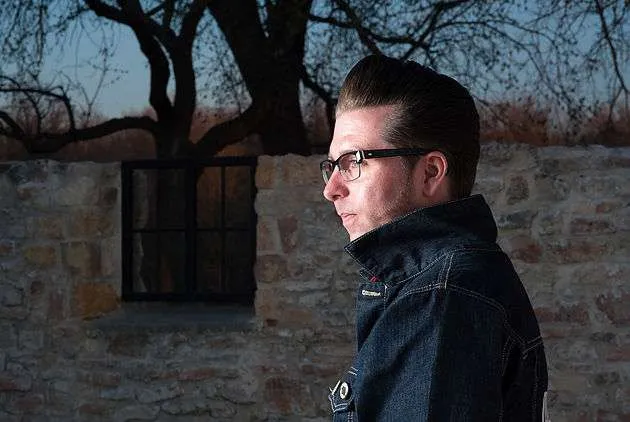 Featuring photography from our past client work. Informative marketing advice for businesses large and small. How to photography articles.