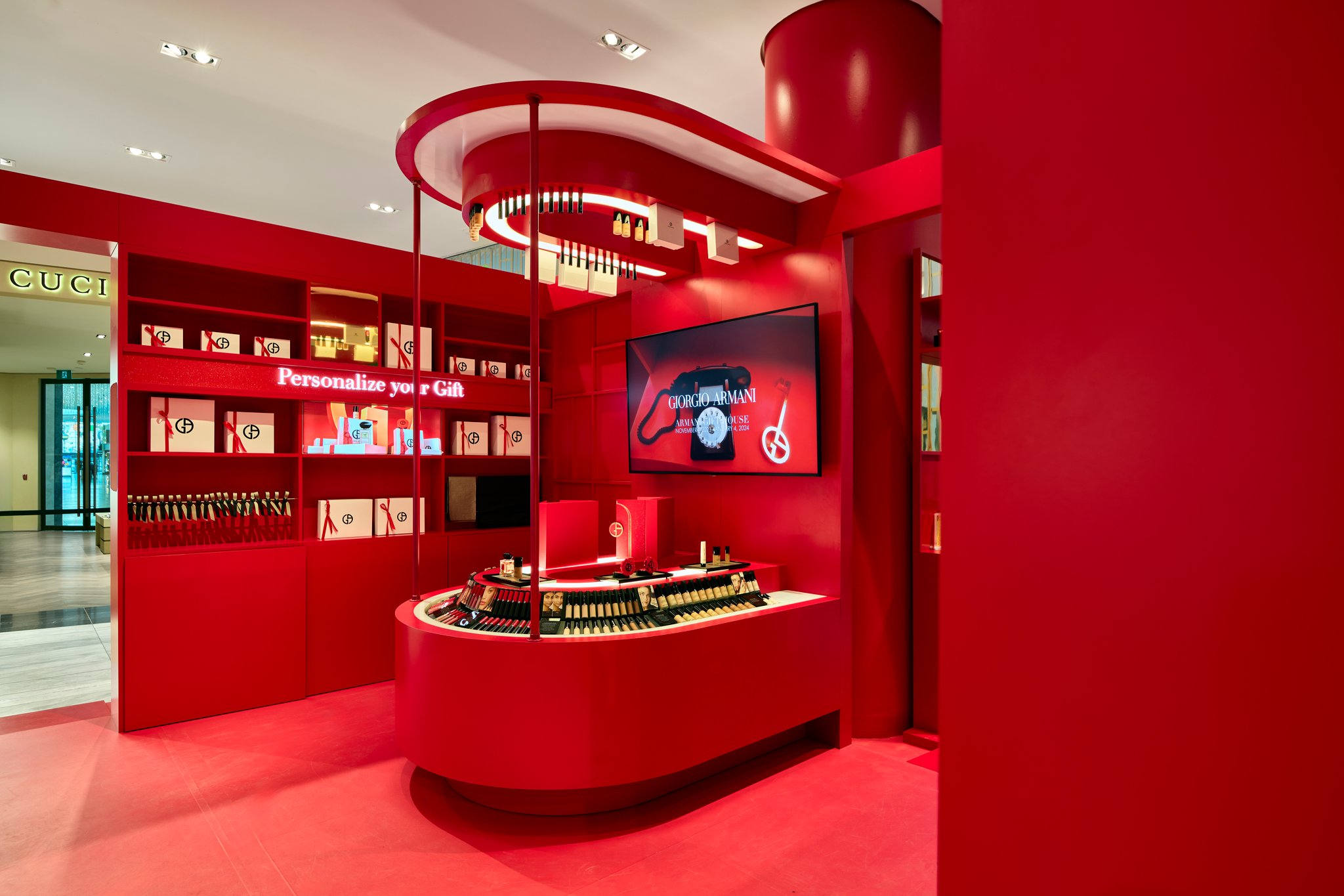 Images have a significant impact on your visitors and how they perceive your brand. Deciding which image to use is often more complex than just picking the one you find the most attractive. In this blog, we discuss the importance of images for websites and marketing efforts, the impact of images of brand perception, and hear from fellow industry professionals about their criteria for choosing the right website images.