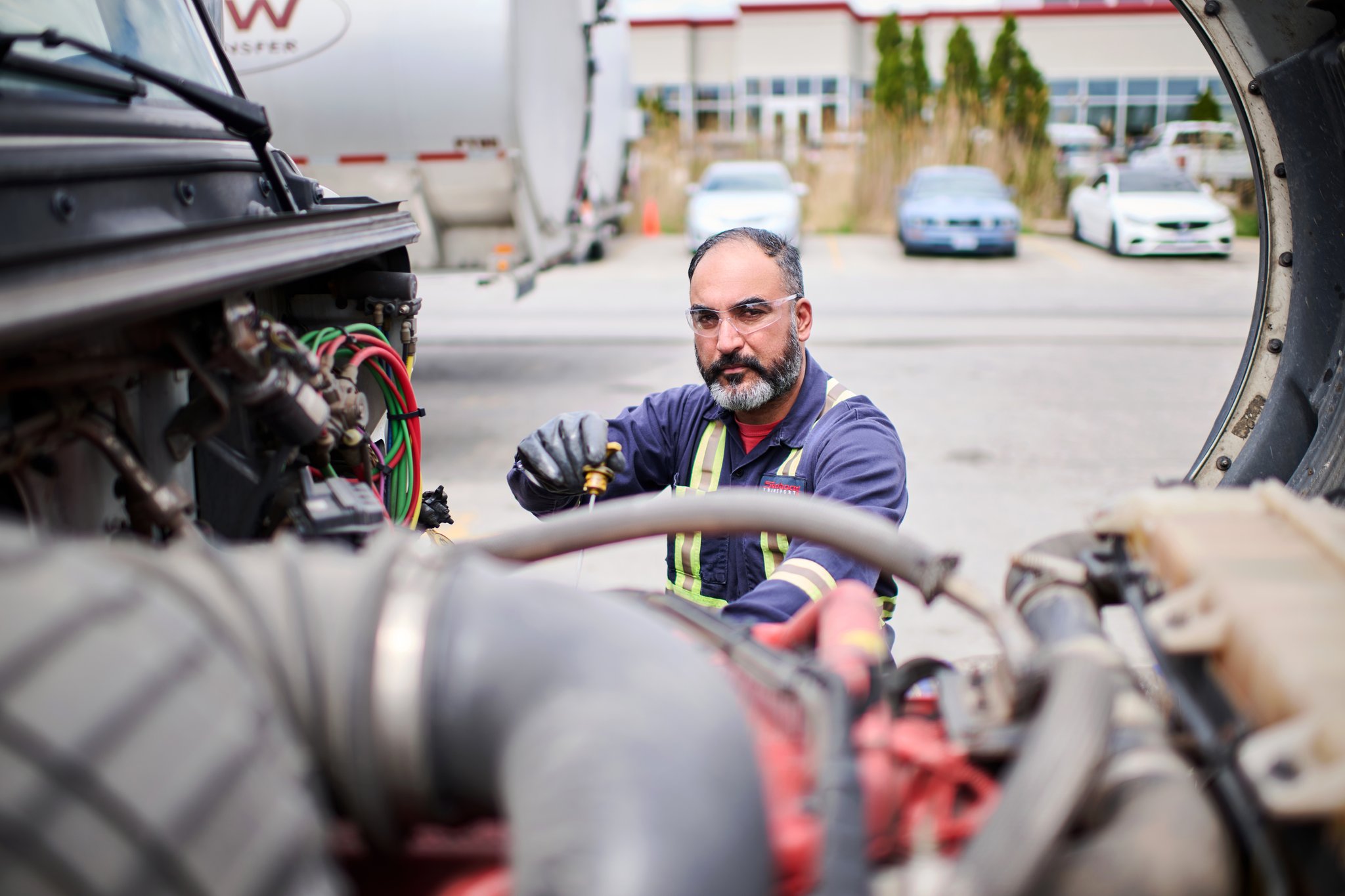 Crafting a newsletter that converts readers into loyal customers requires more than just compelling copy. The right images can significantly boost engagement, retention, and click-through rates. But how do you select the perfect visuals for your newsletter campaigns? In this post, we will explore the benefits of using images in email newsletters, provide tips on choosing the right images, and help you understand what your audience will most likely engage with.