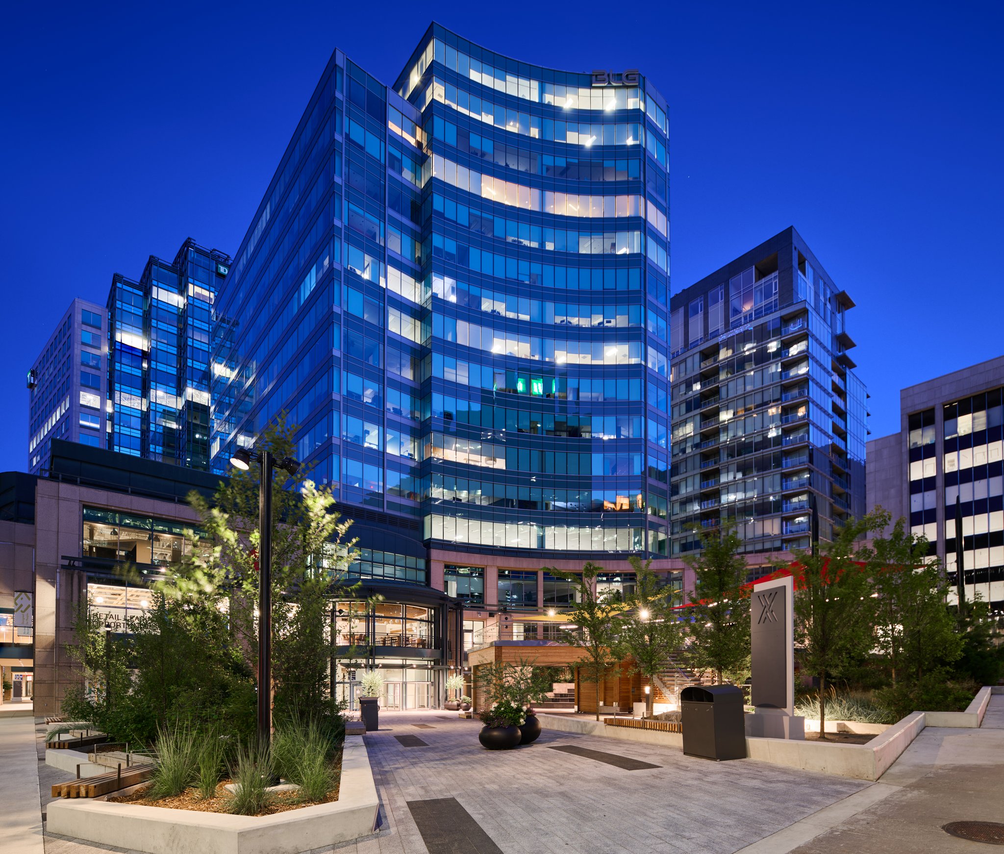 architectural mall photography of world exchange plaza ottawa