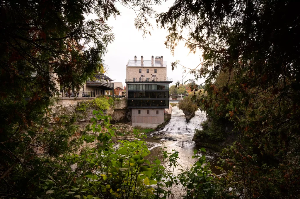 We are a professional architectural photography business in the greater toronto area. Our photographers specialize in interior and exterior shots of residential, commercial, and industrial buildings. Contact us today!